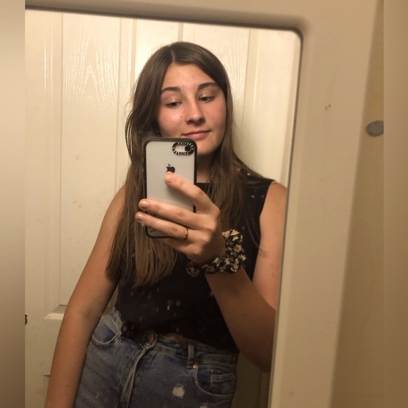 Meet your Posher, Anjalise - Picture 3 of 4